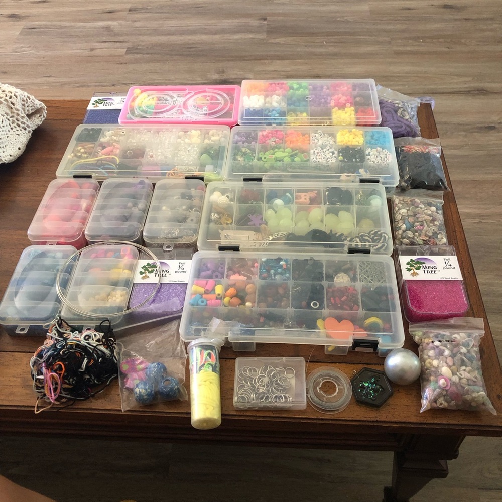 Translucent Multi-Compartment Jewelry Organizer Case bead lot - Clear